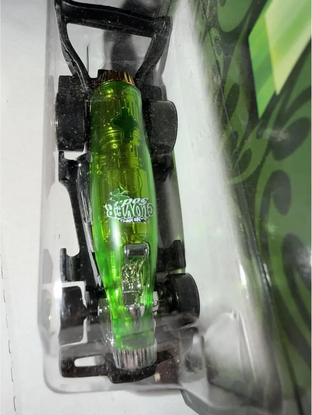 HOT WHEELS CLOVER CARS 2008 GREEN CARBONATOR DIECAST BOTTLE OPENER NEW SEALED